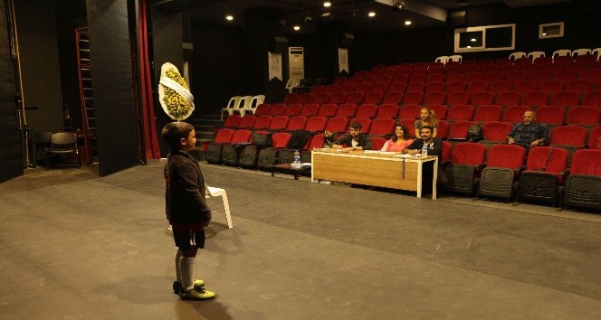 Kuşadası Belediyesi Çocuk ve Gençlik Tiyatrosu seçmeleri tamamlandı