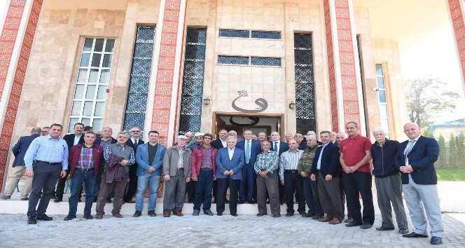 Türkiye’nin ilk kompozit camisi Bandırma’da hizmete girdi