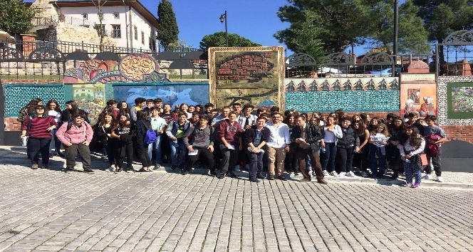 İstanbullu öğrenciler İzmit’i görmeye geldiler