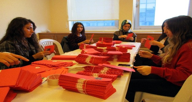 Ataşehir Belediyesi, Cumhuriyet Bayramı için 100 bin davet mektubu gönderdi