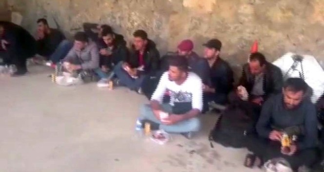 Çanakkale’de 42 Suriye uyruklu kaçak yakalandı
