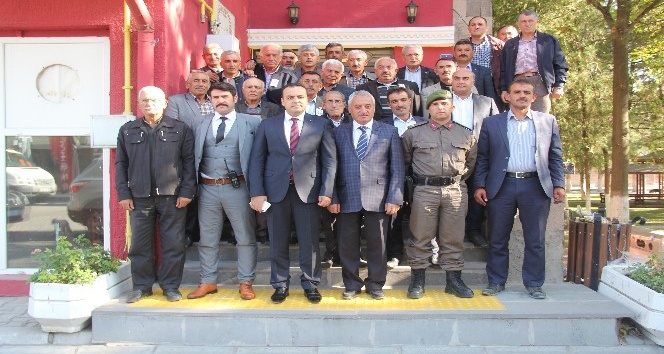 İncesu Belediye Başkanı Zekeriya Karayol Muhtarlar Gününde muhtarlarla bir araya geldi