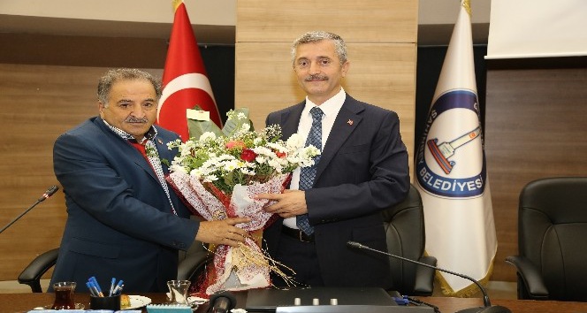 Muhtarlardan Belediye Başkanı Tahmazoğlu’na ziyaret