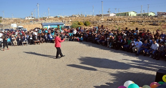 Midyat’ta bulunan sığınmacılar konserde gönüllerince eğlendi