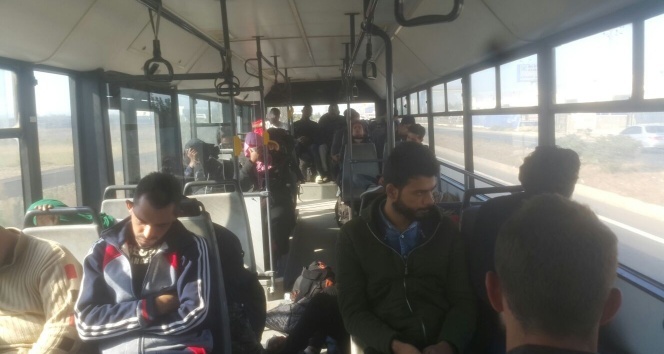 Aliağa’da 36 göçmen yakalandı