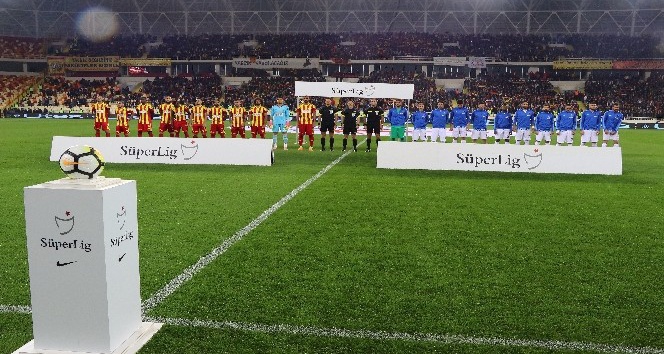 Süper Lig: Evkur Yeni Malatyaspor: 1 - Trabzonspor: 0 (İlk yarı)