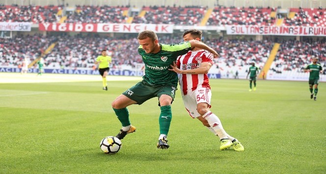 Süper Lig: D.G. Sivasspor: 0 - Bursaspor: 0 (İlk yarı)