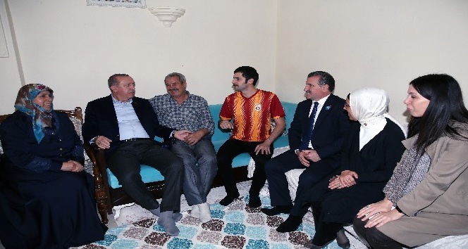 Cumhurbaşkanı Erdoğan’dan çay ziyareti
