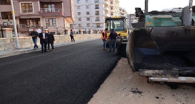 Palandöken Belediyesi asfalt çalışmalarını hız kesmeden sürdürüyor