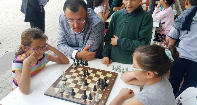 Umurbey Belediyesi 29 Ekim Cumhuriyet Satranç Turnuvası başladı