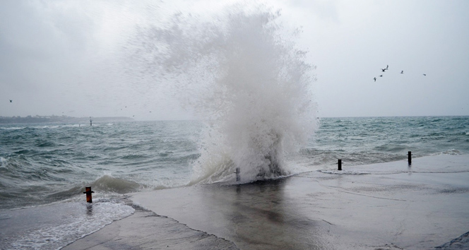 Doğu Akdeniz’de kuvvetli fırtına uyarısı