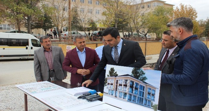 Belediye Başkanı Yaşar Bahçeci, TOKİ konut alanında inceleme yaptı