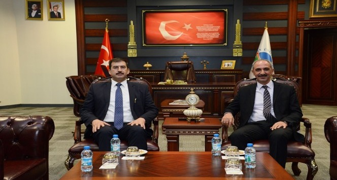 Rektör Karakaya, MEB Müsteşar yardımcısı ile görüştü