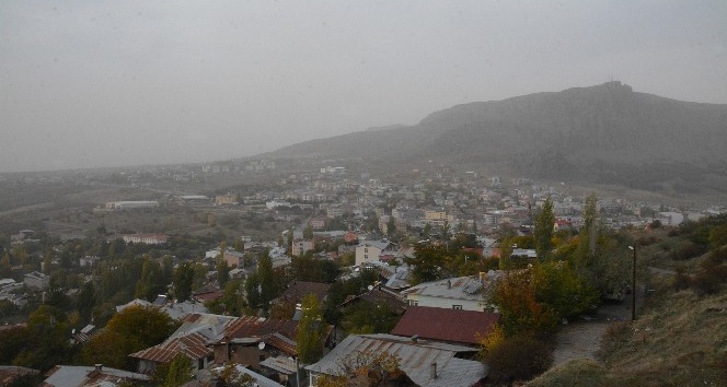 Suriye üzerinden gelen toz fırtınası Giresun Şebinkarahisar’ı da etkisi altına aldı