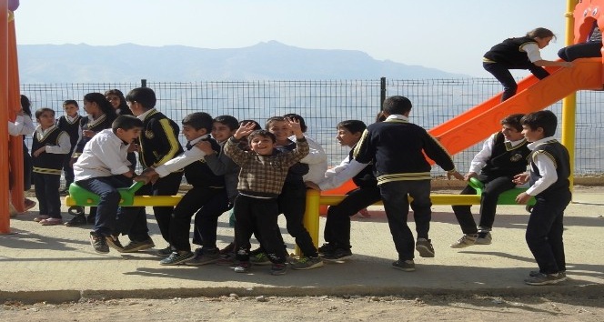Şırnak Belediyesi okullara oyun grupları kuruyor