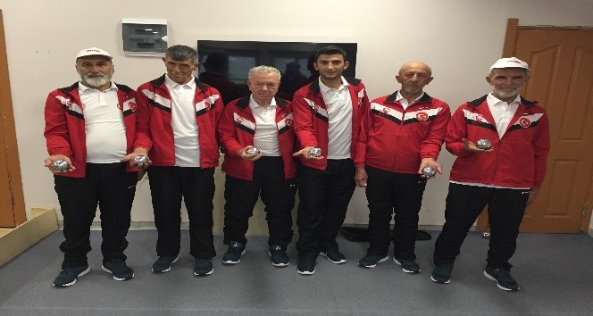 Şavşatlı yaşlılar Bocce Türkiye Finali’nde şampiyonluk için Muğla’ya gitti