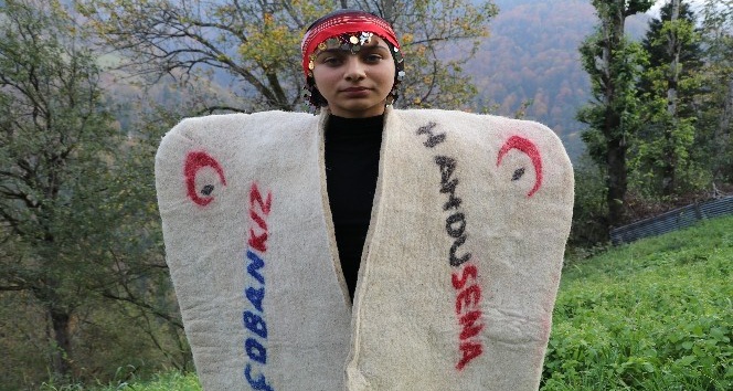 Çoban kız Hamdu Sena 29 Ekim Resepsiyonu’nda ne giyeceğine karar verdi