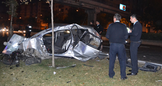 İzmir&#039;de feci kaza! 2 polisimiz şehit, 3 polisimiz ağır yaralı