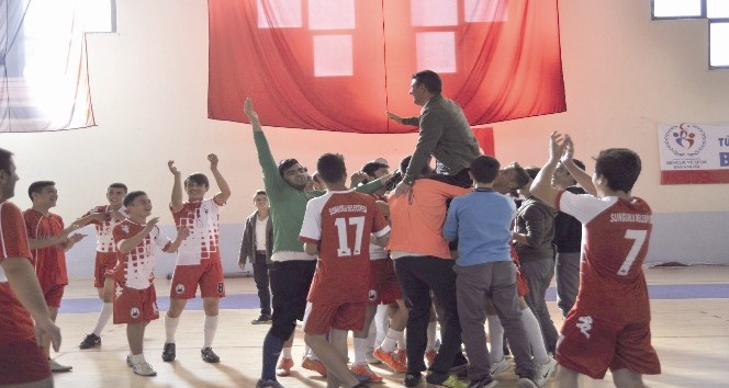 Sungurlu’da futsal turnuvası düzenlendi