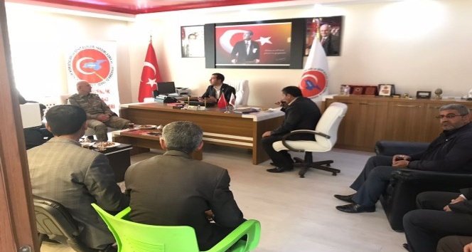 Korgeneral Karataş’tan Başkan Kahraman’a ziyaret