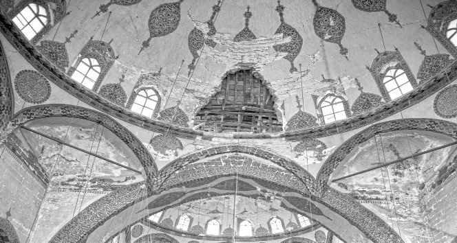 Deprem fotoğrafları tarihi camideki restorasyonun seyrini değiştirdi