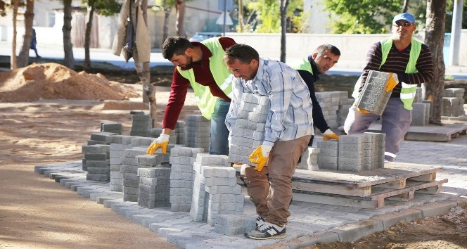 Karaman’da park yenileme çalışmaları