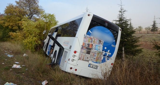 Eskişehir&#039;de yolcu otobüsüyle kamyon çarpıştı! 15 yaralı