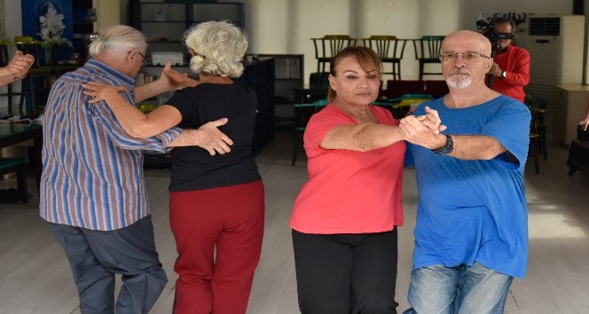 Muratpaşa’nın efsane dansçıları Yetenek Sizsiniz’e katıldı