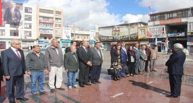 Kilis’te CHP ve ADD’den alternatif çelenk sunma töreni