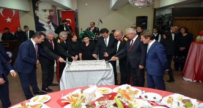 Erzincan’da Cumhuriyet Bayramı resepsiyonu