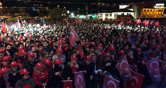 Beşiktaş’ta 29 Ekim Cumhuriyet Bayramı Fener Alayı ile kutlandı