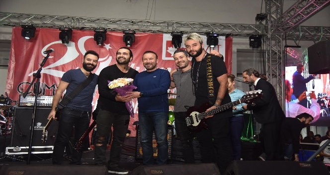 Pinhani ve Pera İzmitlileri coşturdu