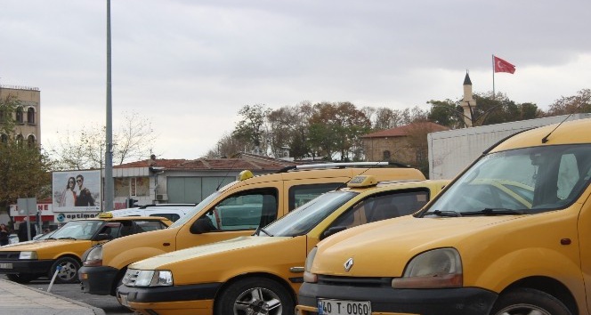 Kırşehir ve Nevşehir’deki taksiciler benzin ve motorine yapılan zamma tepkili