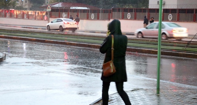 Sağanak yağmur vatandaşları hazırlıksız yakaladı |Gaziantep haberleri