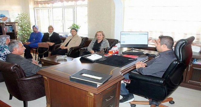 Kadın Kolları Başkanı Öztin, Kaymakam Toprak’ı ziyaret etti