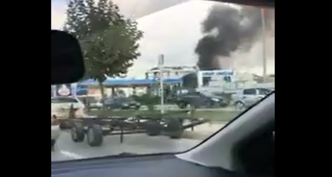 Tuzla&#039;da alev alan yakın tankeri patladı: 3 yaralı