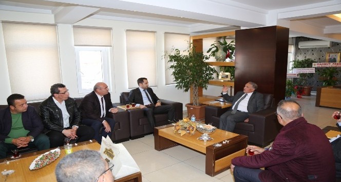 MHP Belediye Meclis üyelerinden Belediye Başkanı Özkan’a ziyareti