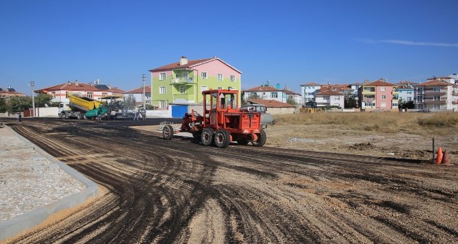 Karaman Belediyesinin asfalt çalışmaları sürüyor