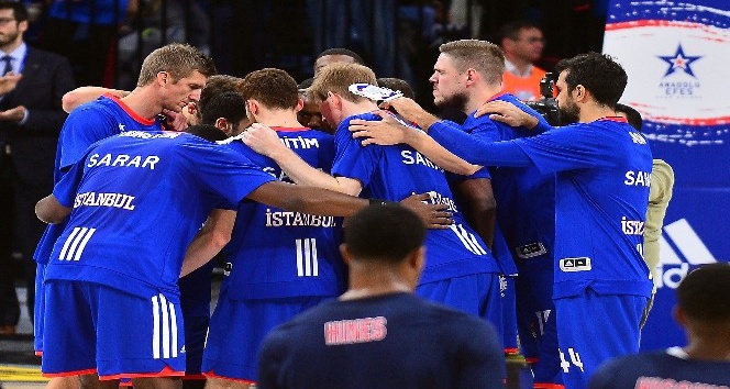 Anadolu Efes, ilk galibiyet için Unicaja Malaga karşısında