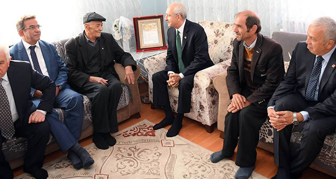 CHP Lideri Kılıçdaroğlu&#039;ndan şehit ailesine taziye ziyareti