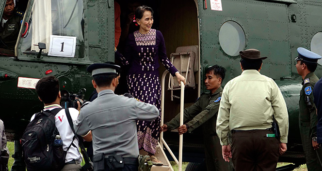Myanmar Lideri Suu Kyi, Rakhine eyaletini ziyaret etti