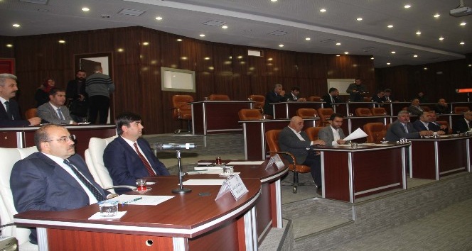 Vali Ustaoğlu, meclis toplantısına katıldı