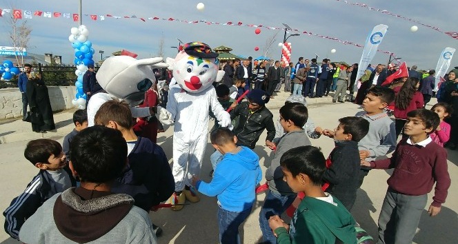 Edremit’te ‘Kardeşlik Parkı’ hizmete açıldı