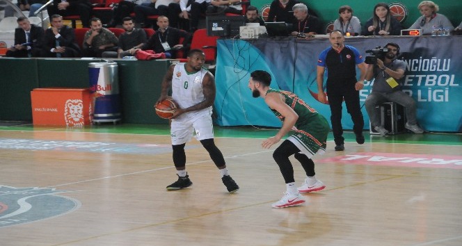 Tahincioğlu Basketbol Süper Ligi: Yeşilgiresun Belediyespor: 76 - Banvit: 81