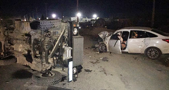 Batman&#039;da askeri araç ile otomobil çarpıştı: 3’ü asker 5 yaralı
