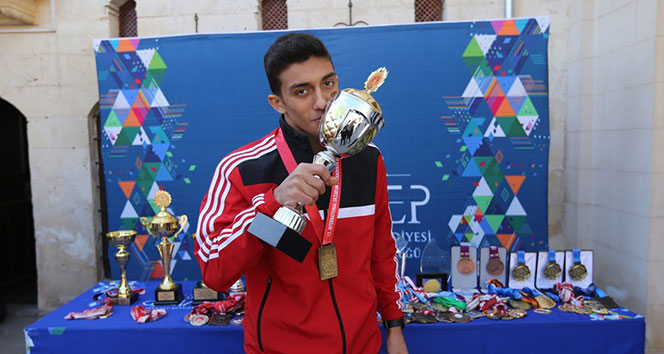 Eren Akkurt, Dünya Karete şampiyonasında dünya üçüncüsü oldu
