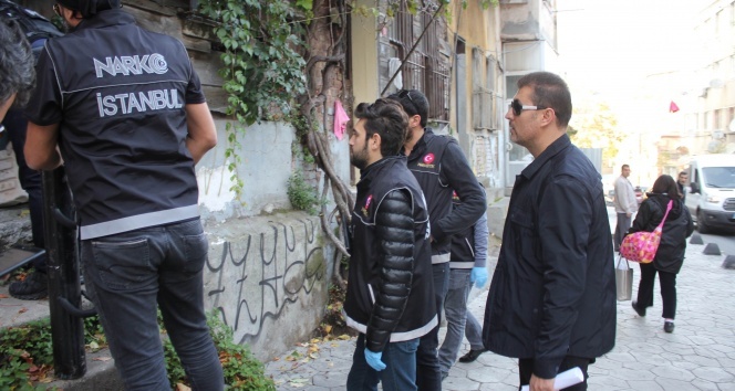 İstanbul’da narkotik operasyonunda &#039;uyuşturucu defteri&#039; ele geçirildi
