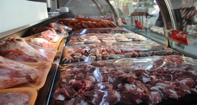 Bakanlık müdahil oldu, Çanakkale’deki kasaplarda kuzu eti fiyatları düştü