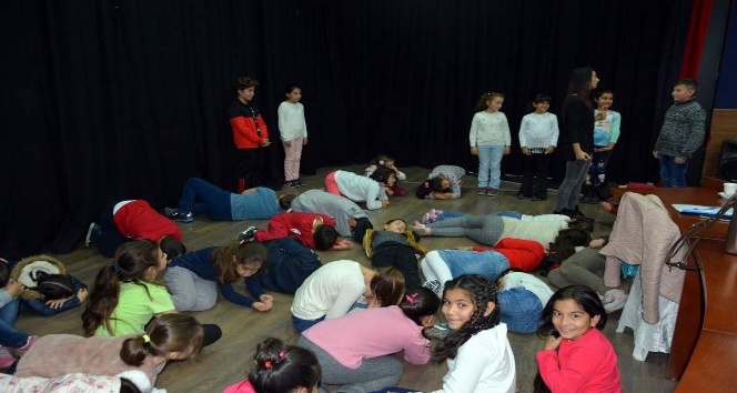 ASEV’den çocuklara tiyatro eğitimi