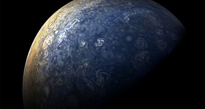 NASA, Jüpiter&#039;in yeni fotoğraflarını paylaştı